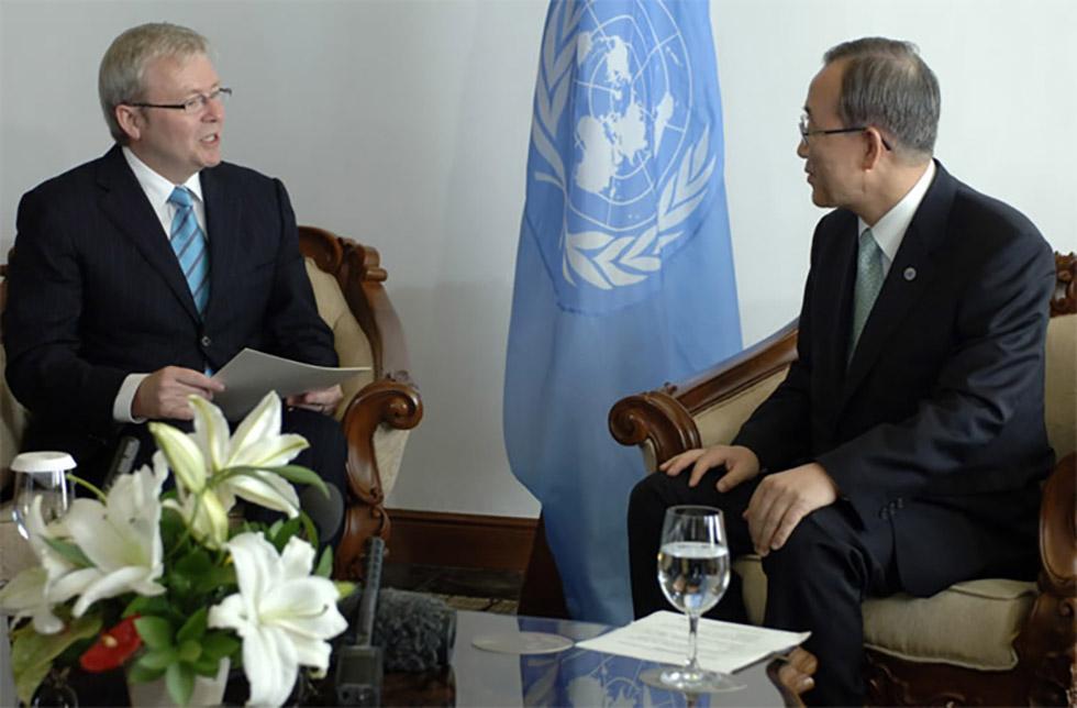 Prime Minister Kevin Rudd hands the instrument of ratification of the Kyoto Protocol to UN Secretary-General Ban Ki-Moon.