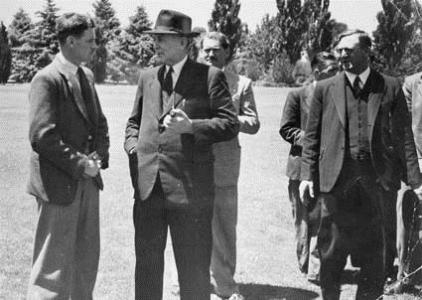 Tommy Smith meets Prime Minister Ben Chifley and Arthur Calwell.