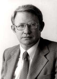 Portrait of Dr John Zillman.